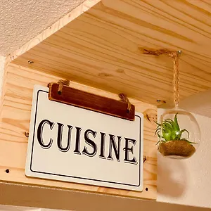 https://la-cave-aux-lumires-savourez-la-cte-roannaise.hotels-rhonealpes.com